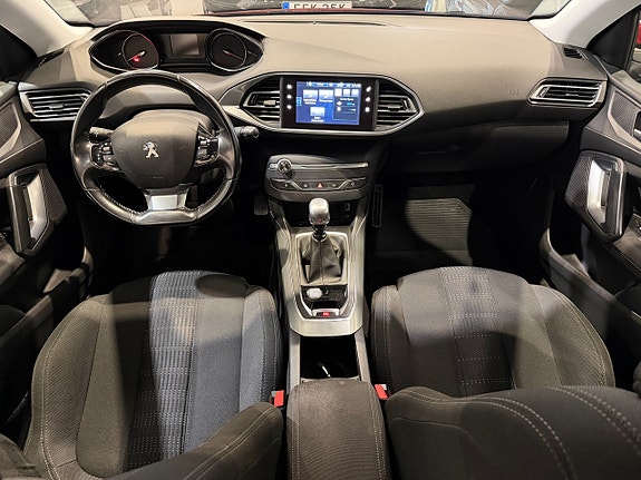 Peugeot 308 10 of 23