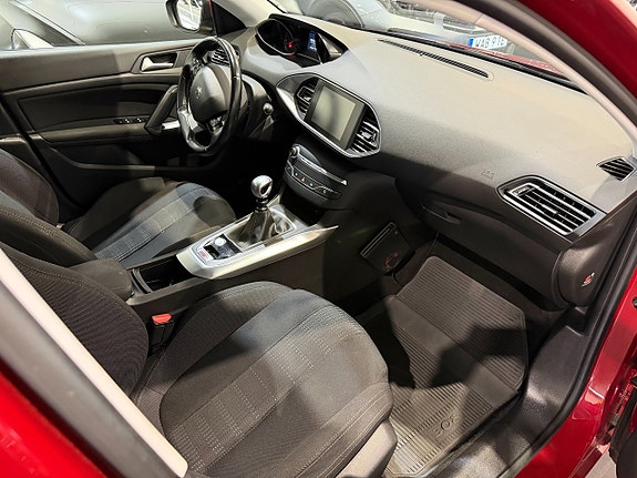 Peugeot 308 13 of 23