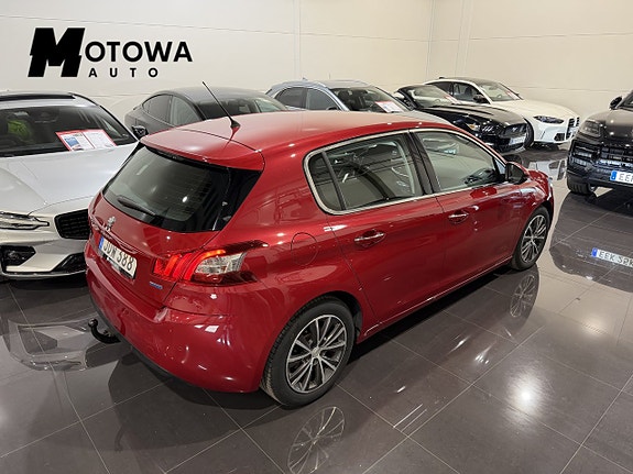 Peugeot 308 3 of 5