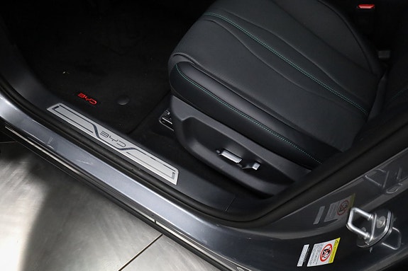 BYD Seal U 15 of 28