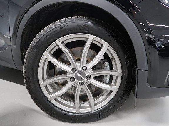 Volvo XC40 13 of 30