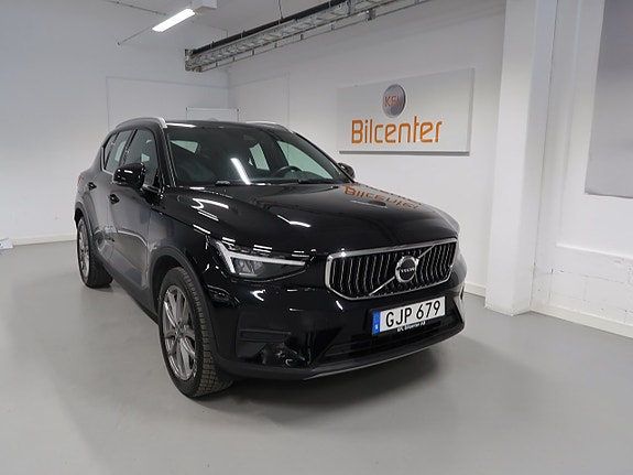 Volvo XC40 4 of 5