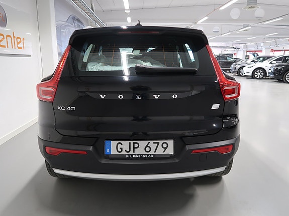 Volvo XC40 8 of 30