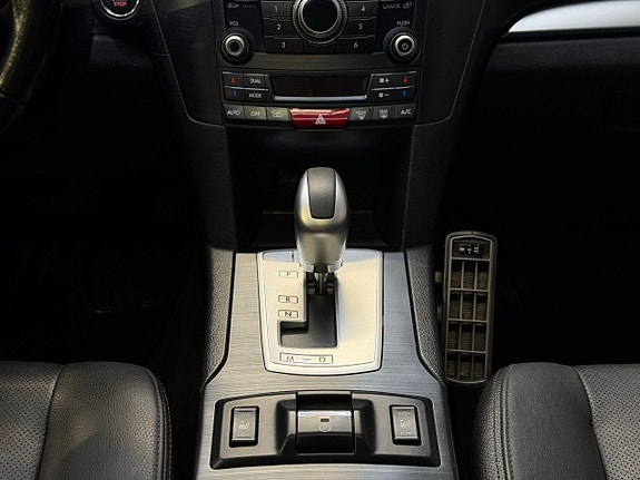 Subaru Outback 12 of 27