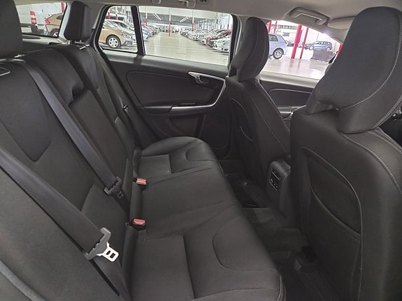 Volvo V60 5 of 10