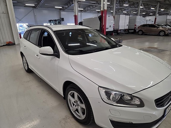 Volvo V60 3 of 10