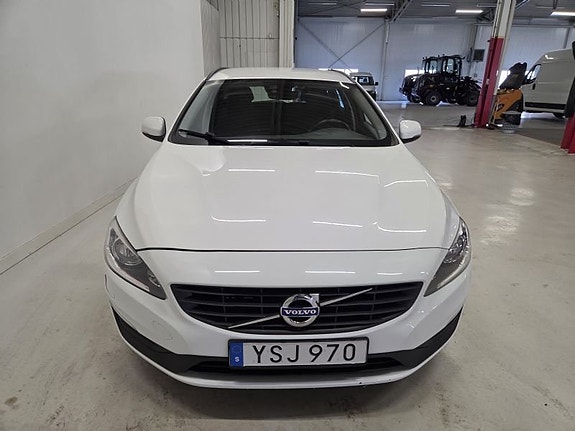 Volvo V60 2 of 10