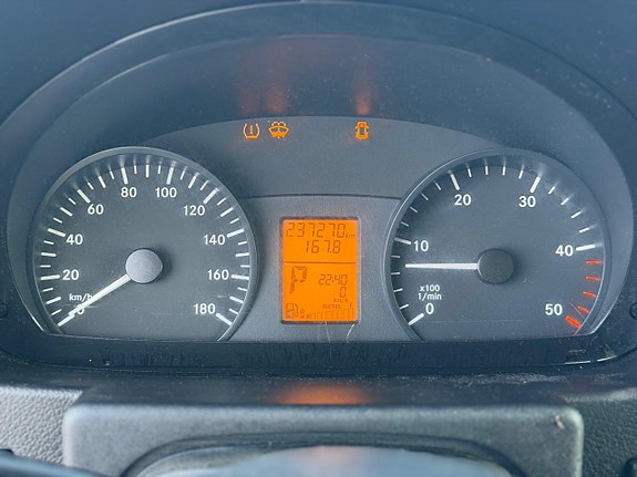 Mercedes-Benz Sprinter 319 9 of 18