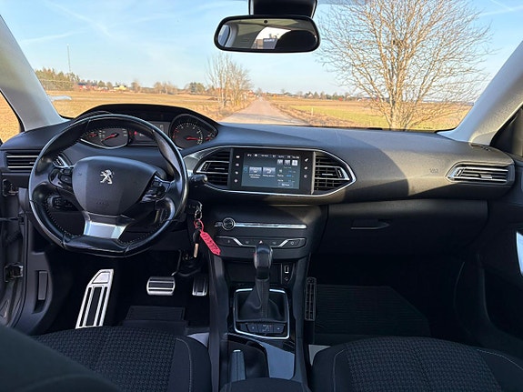 Peugeot 308 9 of 22