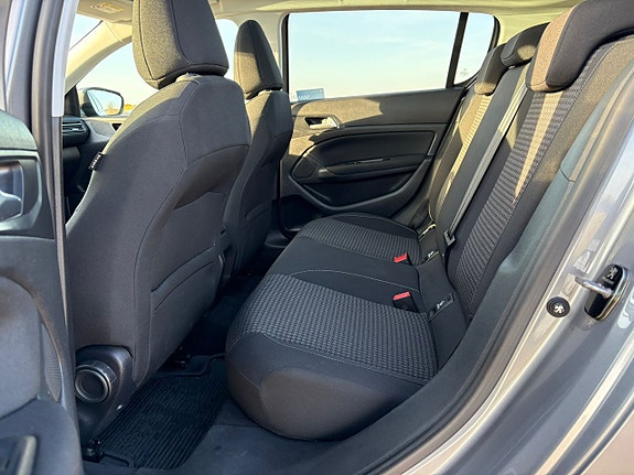 Peugeot 308 14 of 22