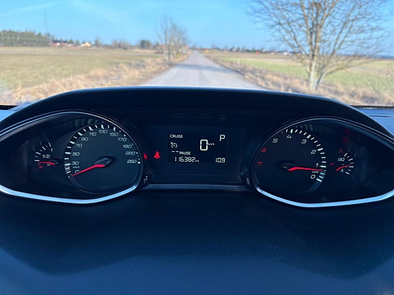 Peugeot 308 17 of 22