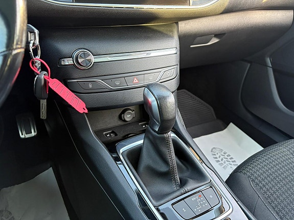 Peugeot 308 19 of 22