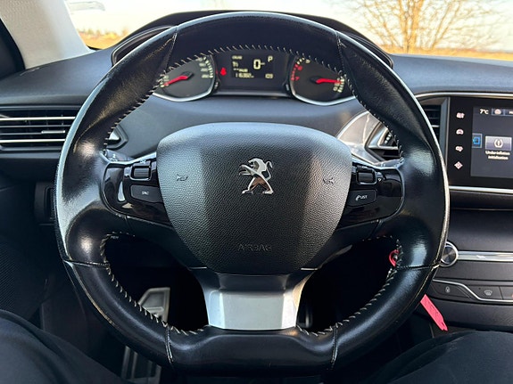 Peugeot 308 16 of 22