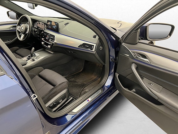 BMW 530e 27 of 30