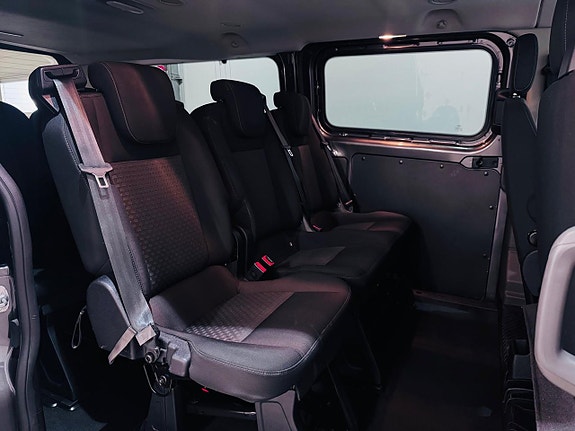 Ford Transit Custom 8 of 21