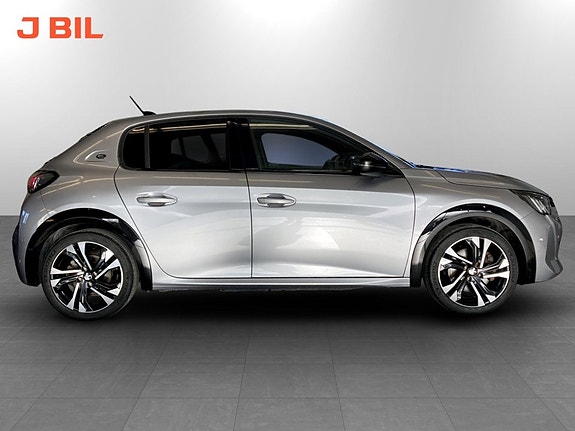 Peugeot e-208 16 of 19