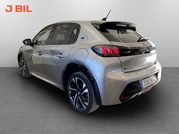 Peugeot e-208 18 of 19