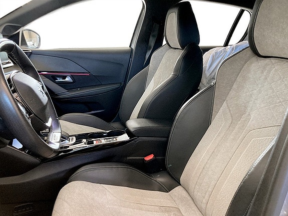 Peugeot e-208 4 of 5