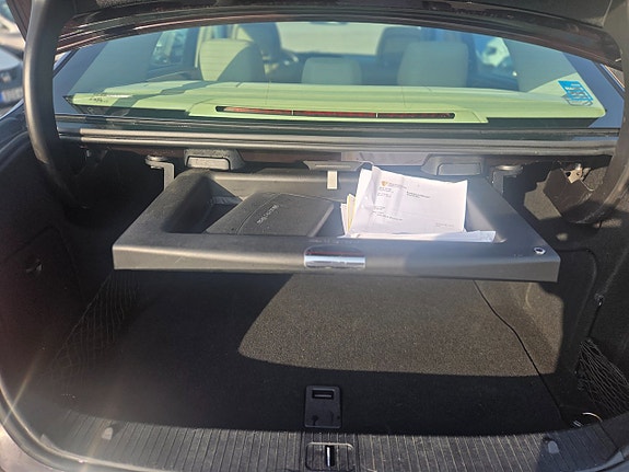 Mercedes-Benz E350 11 of 13