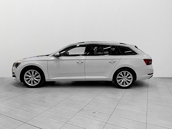 Skoda Superb 4 of 5