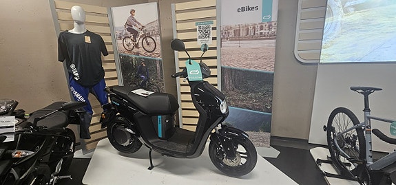 Yamaha NEO's EL 2022 SMY(Midnight Bl)