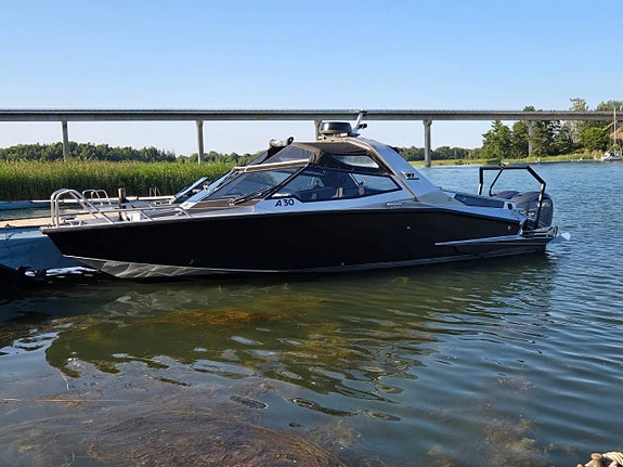 Anytec A30 / 2 x  Yamaha XTO V8 425 hk 2 of 5