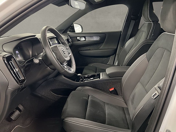 Volvo EX40 5 of 7