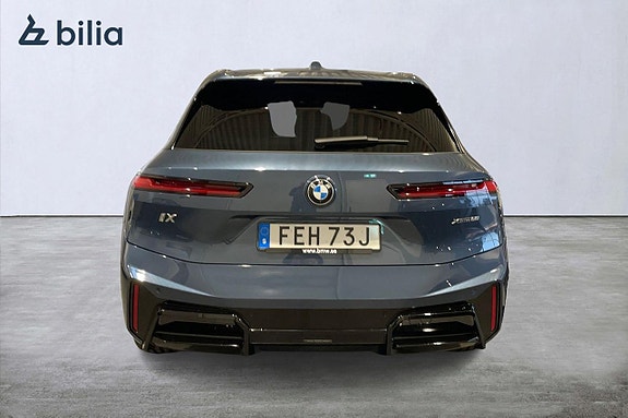 BMW iX 4 of 5