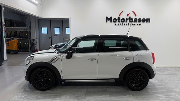 MINI Countryman Cooper 2 of 5