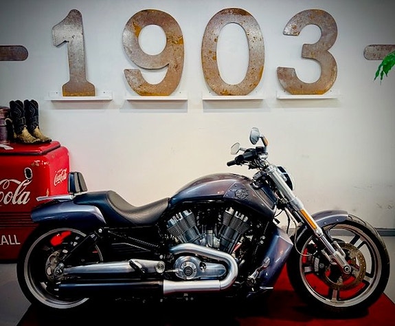 Harley-Davidson VRSCF V-Rod Muscle med Luftfjädring i Toppskick!