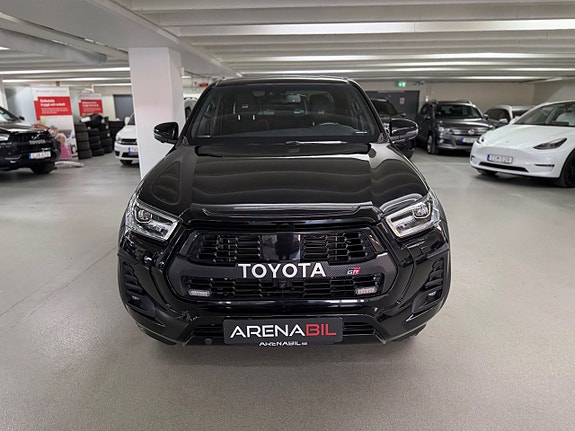Toyota HiLux 7 of 25