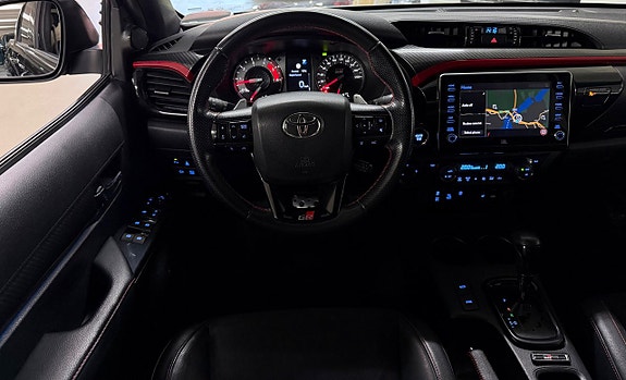 Toyota HiLux 18 of 25