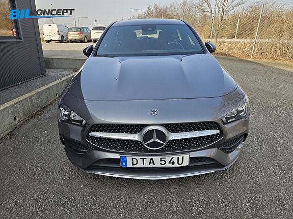 Mercedes-Benz CLA200 2 of 5