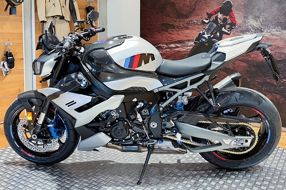 BMW M 1000 R Competition |M carbon wheels|Carbon Pack|Billet pack|SE SPEC| 2 of 5