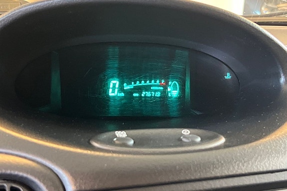 Toyota Yaris Verso 13 of 16