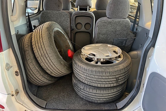 Toyota Yaris Verso 9 of 16