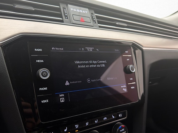 Volkswagen Passat Alltrack 19 of 30