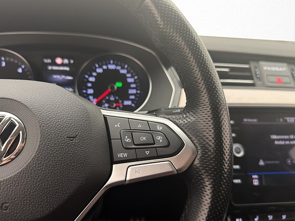 Volkswagen Passat Alltrack 16 of 30