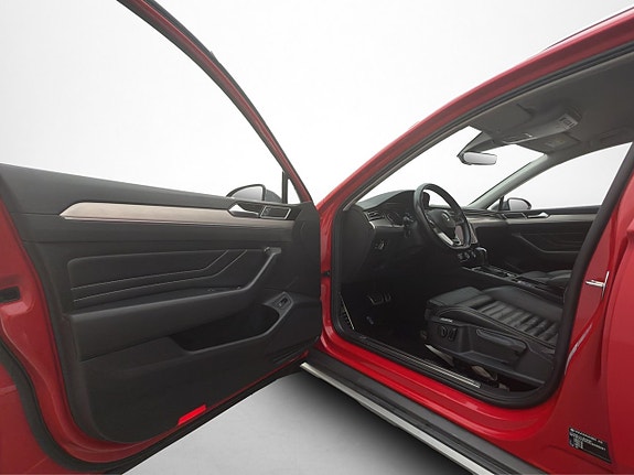 Volkswagen Passat Alltrack 9 of 30