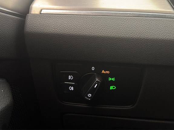 Volkswagen Passat Alltrack 13 of 30