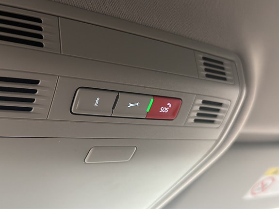 Volkswagen Passat Alltrack 17 of 30
