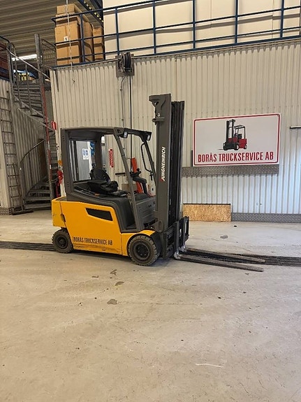Jungheinrich truck EFG 320