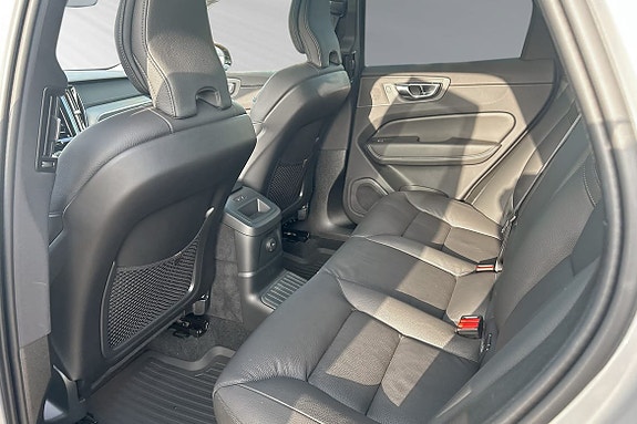 Volvo XC60 9 of 12