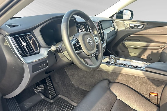 Volvo XC60 8 of 12
