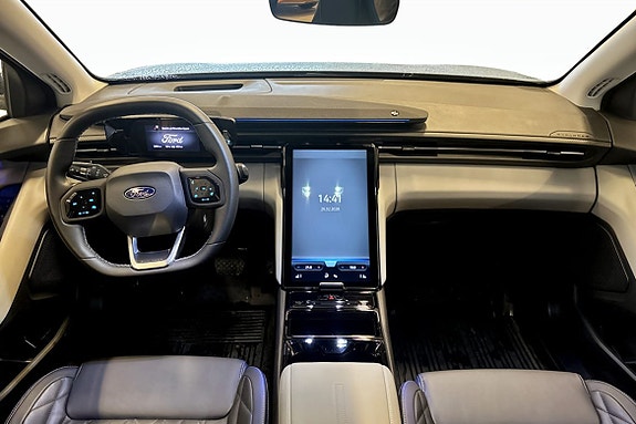Ford Explorer 4 of 5