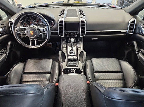 Porsche Cayenne 7 of 20