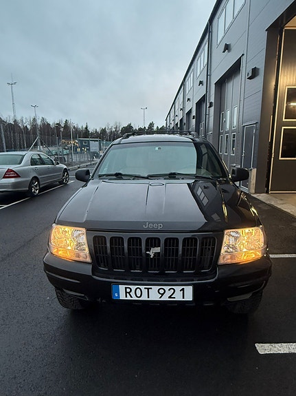 Jeep Grand Cherokee 8 of 8