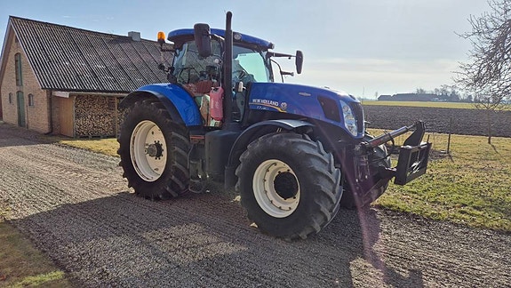 New Holland T7.235