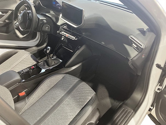 Peugeot 2008 11 of 15