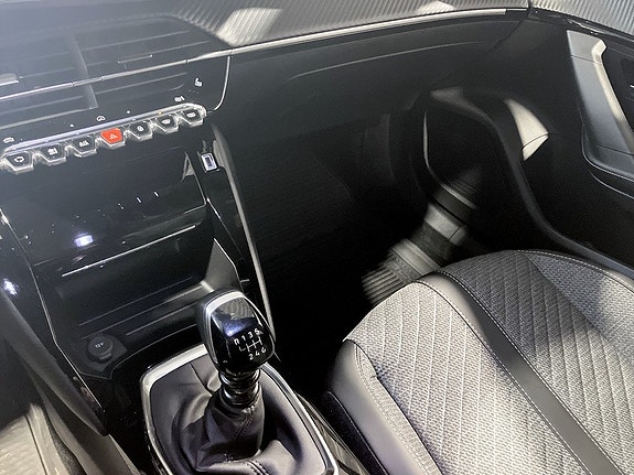 Peugeot 2008 10 of 15